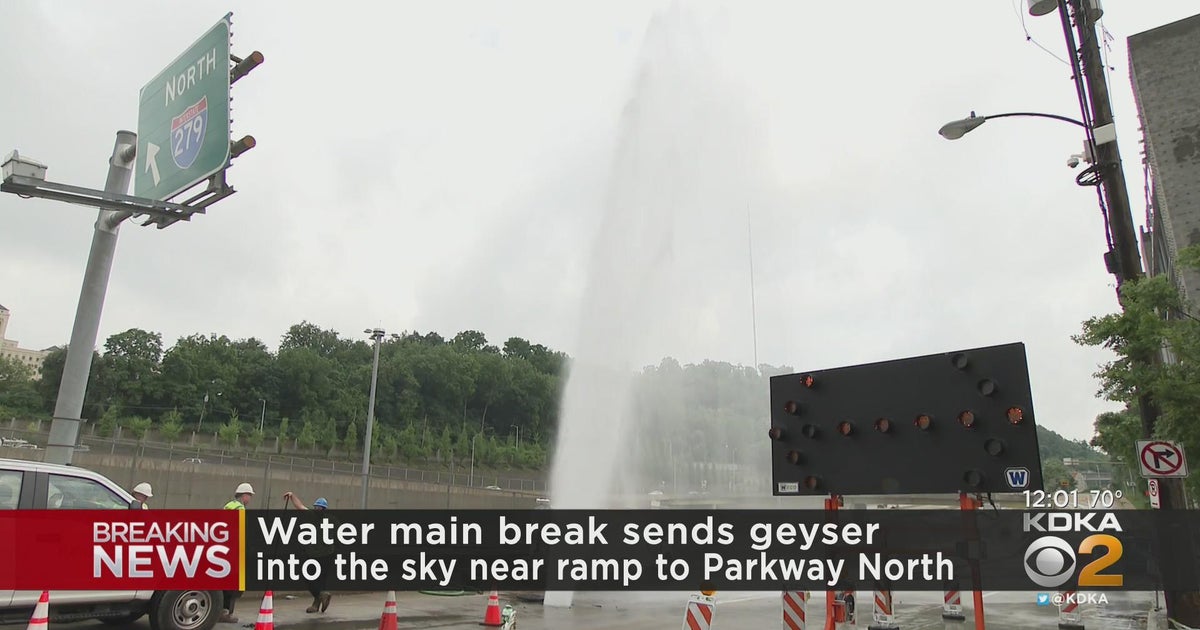 Water main break creates geyser in East Allegheny - CBS Pittsburgh