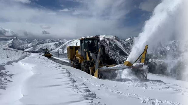Two RMNP Snowplows working to clear Trail Ridge Road_5-31-22 copy 