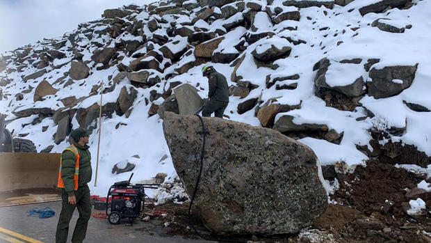 RMNP Trail Crew working on Large Boulder in the road on Trail Ridge Road_6-1-22 copy 