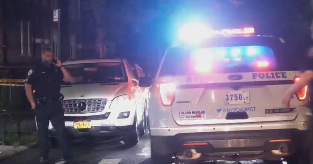 NYPD looking for 3 men in shooting of Bronx livery cab driver - CBS New ...