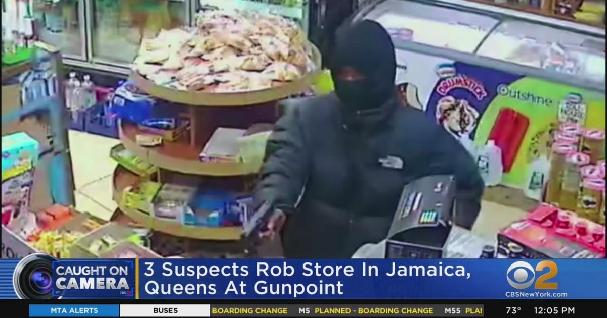 Armed Robbery Caught On Camera In Queens Cbs New York