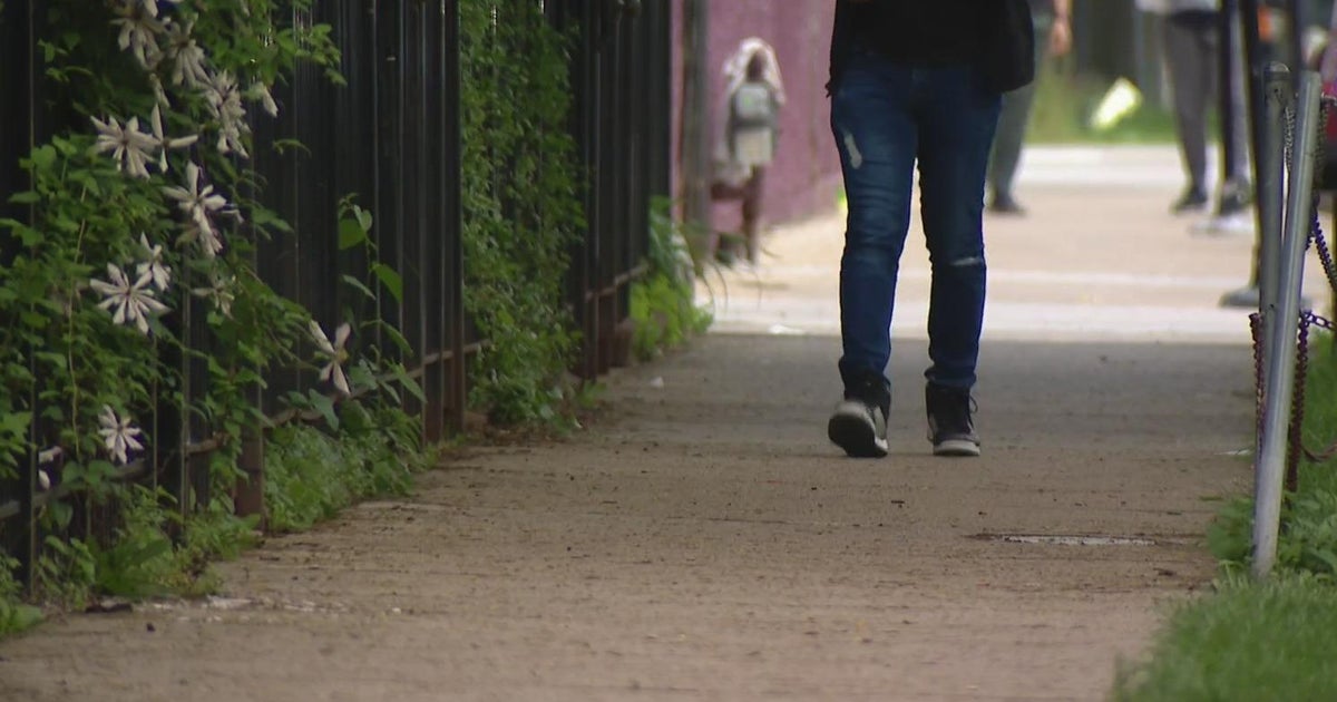 Machete wielding robber terrorizes Northwest neighborhoods CBS Chicago