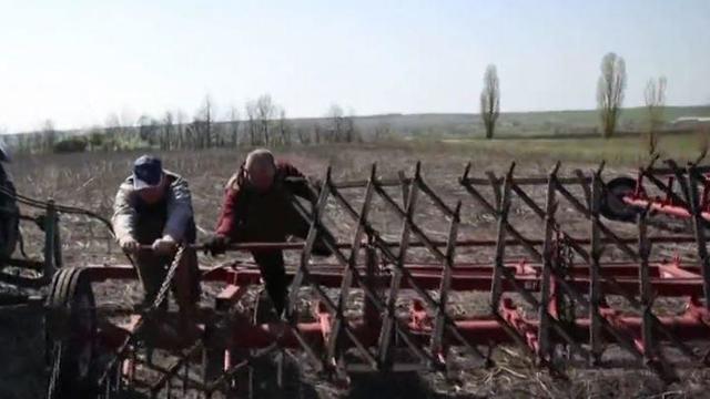 ukraine-farmers-war.jpg 