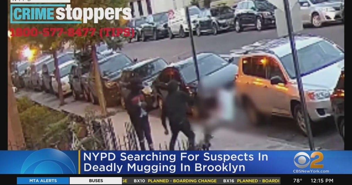 Man dies after hitting his head during mugging - CBS New York