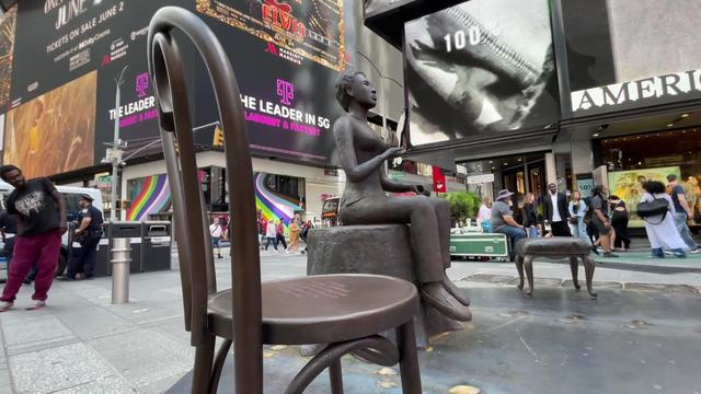 A statue of Lorraine Hansberry in Times Square 
