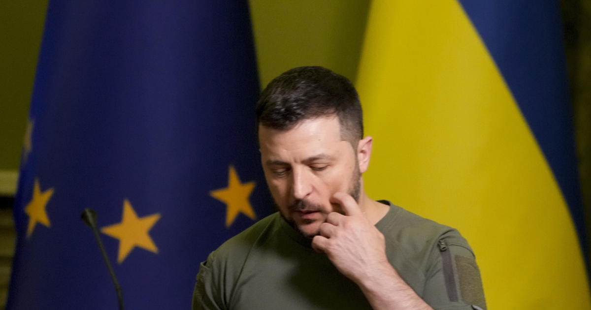 Zelenskyy fires Ukraine's top prosecutor and security chief amid high number of cases of suspected treason