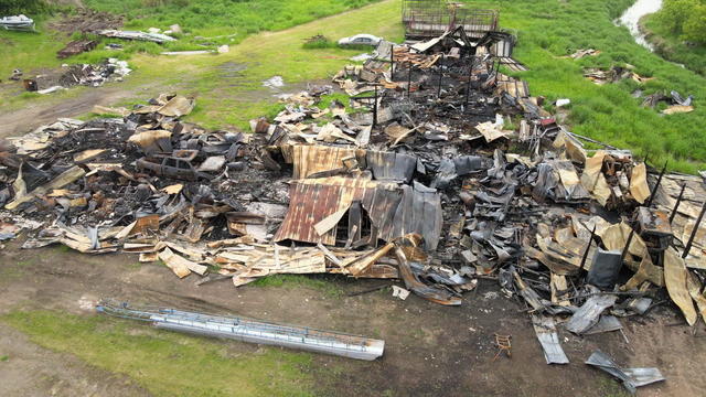 10-pkg-fatal-barn-fire-wcco1jf8.jpg 