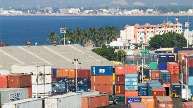 mexico-manzanillo-port-containers-121839085.jpg 