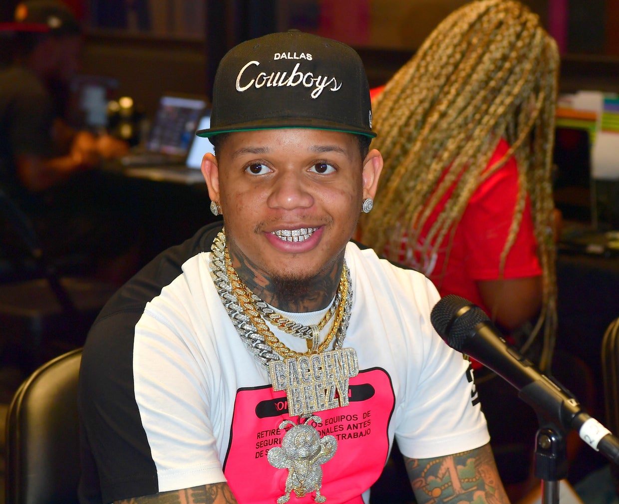 Charges against Dallas rapper Yella Beezy dismissed - CBS Texas