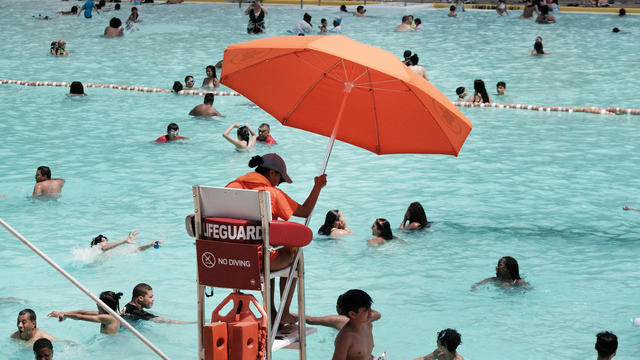 New York City Under Heat Advisory As Humidity And Temperatures In The Upper 90's Descend On City 