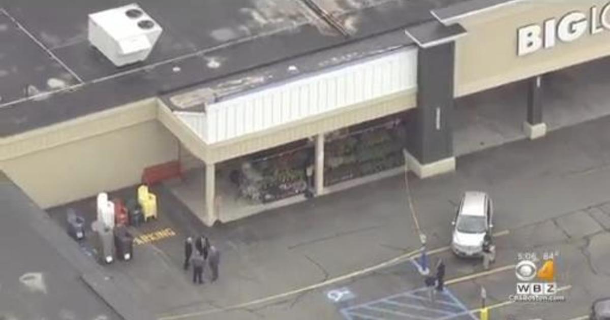 Man found dead at Webster shopping plaza - CBS Boston