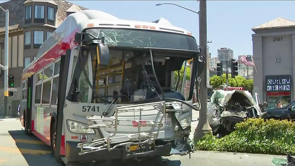 6 hurt after SUV slams into Muni bus in San Francisco Marina District