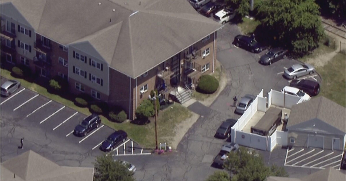 Woman stabbed to death in Lawrence apartment complex CBS Boston