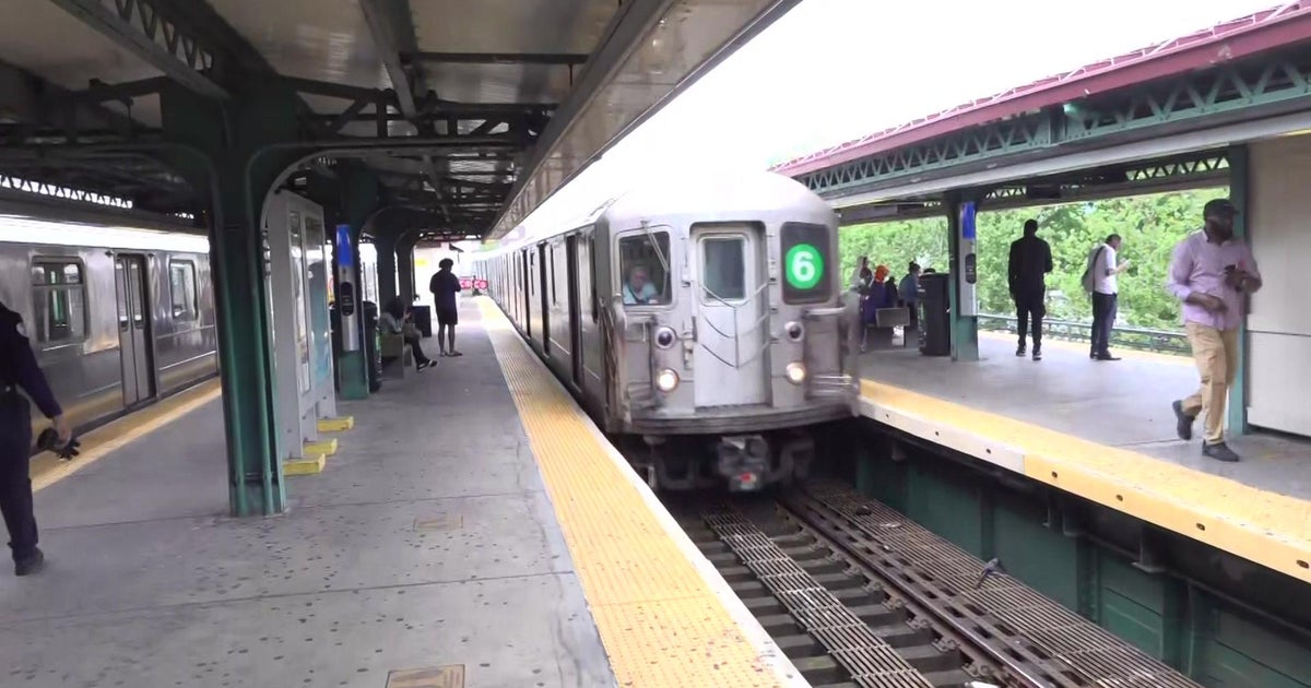 Woman slashed, robbed at Bronx subway station - CBS New York