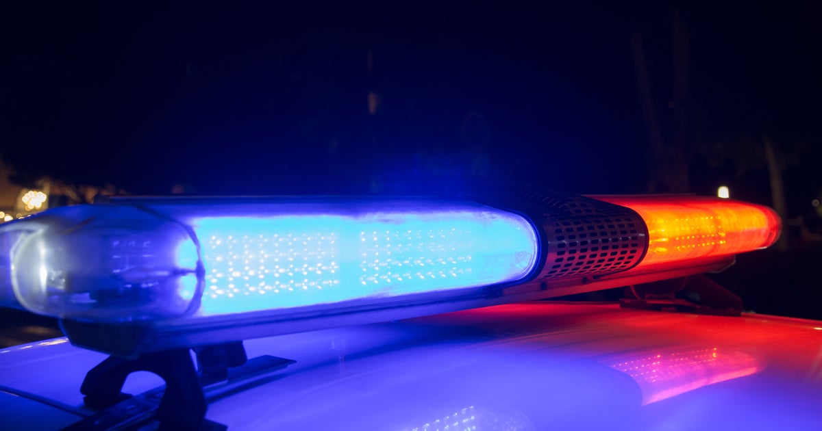 Police investigate after man found shot to death Oak Park - CBS Chicago