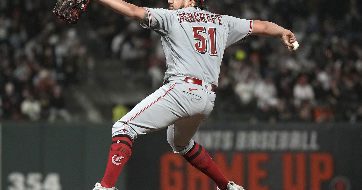 Reds snap losing skid behind Graham Ashcraft's strong start