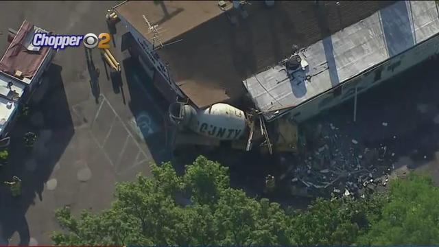 cement-truck-crashes-into-store-green-brook-nj-1.jpg 