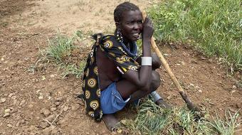 "Terrified" South Sudanese beg for food as Ukraine war halts aid 