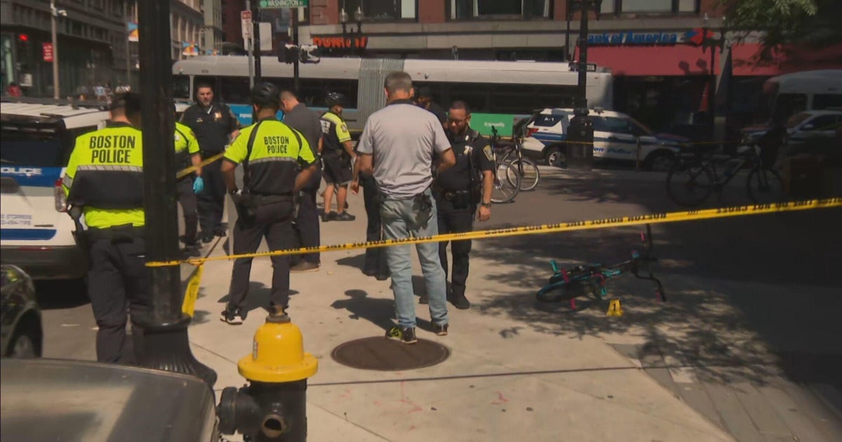 Man Stabbed In Boston Common Witness Films Suspect Riding Away On Bike