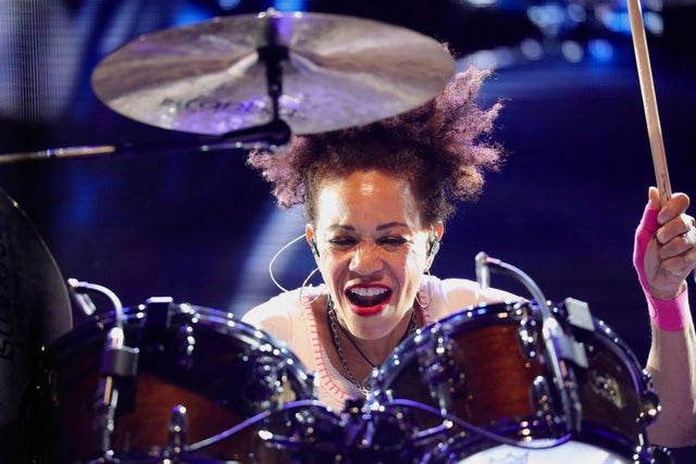 santana-wife-on-drums-jake-barlow-070222.jpg 