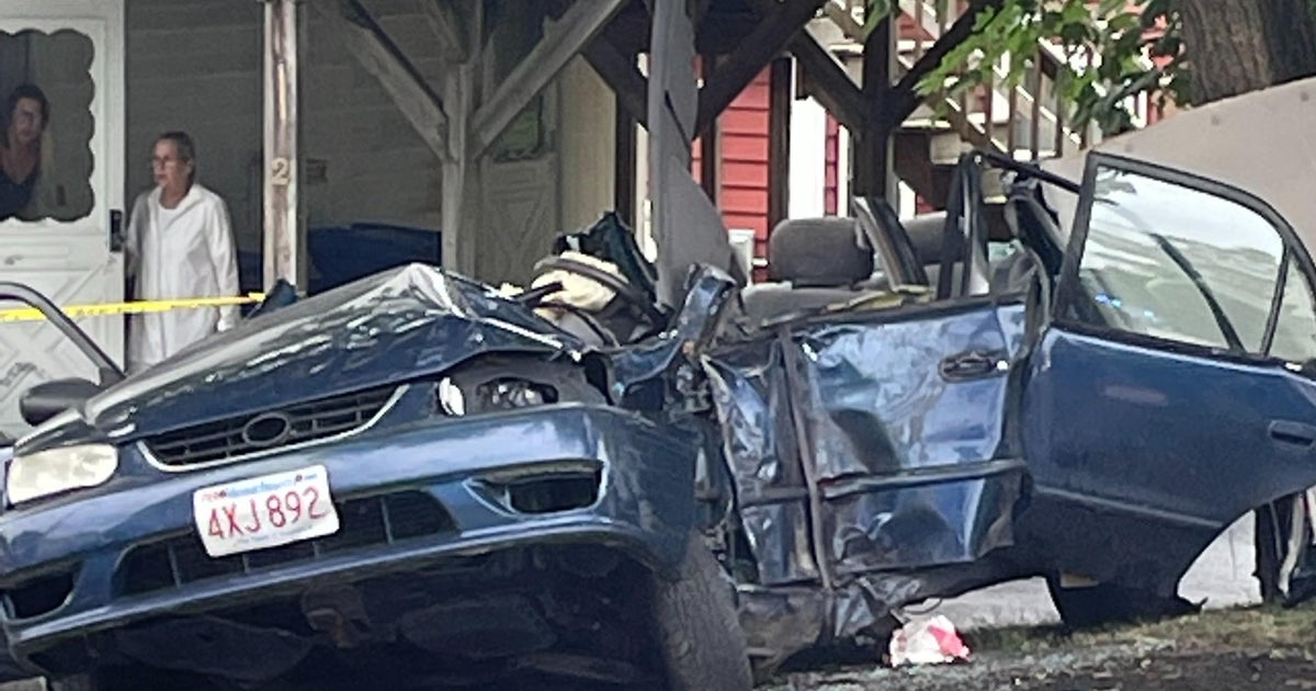 4 injured as car crashes into tree in Wakefield CBS Boston