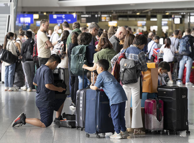 Passengers at Frankfurt Airport 