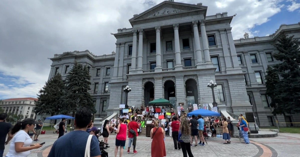 Rally outside Colorado State Capitol held to bring awareness to skyrocketing rent increases - Vimarsana News