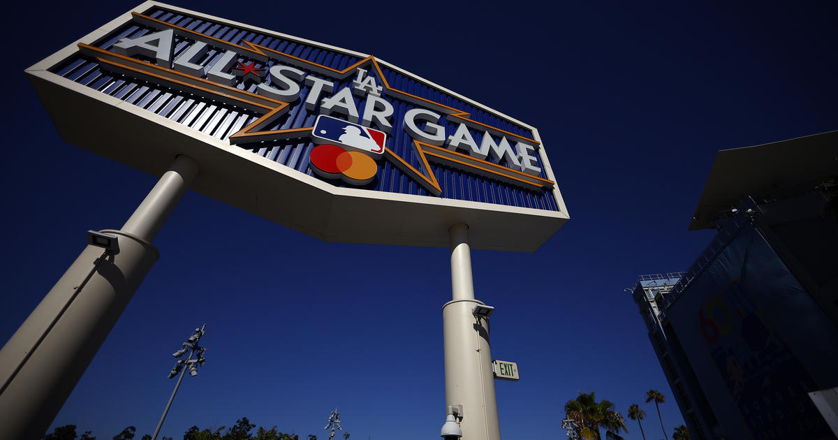 Dodger Stadium concession workers could go on strike right before