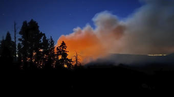 Sprinklers used to protect iconic sequoias from Yosemite wildfire 