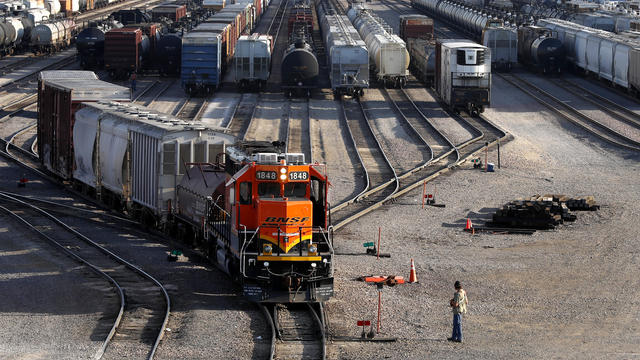 cbsn-fusion-train-carrying-coal-derails-in-nebraska-thumbnail-1734745-640x360.jpg 