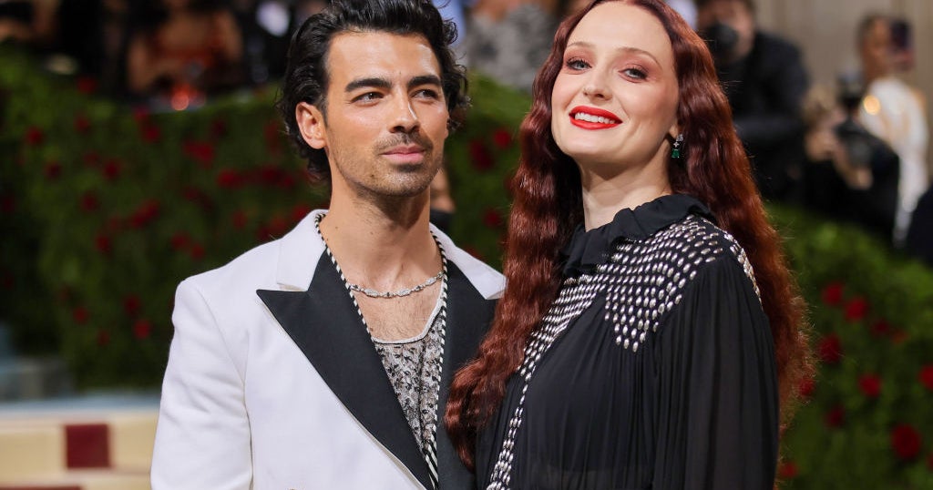 Joe Jonas data files for divorce from Sophie Turner Joe Jonas data files for divorce from Sophie Turner