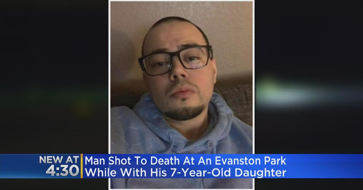 Man Shot Dead At Evanston Park While With 7 Year Old Daughter Cbs Chicago