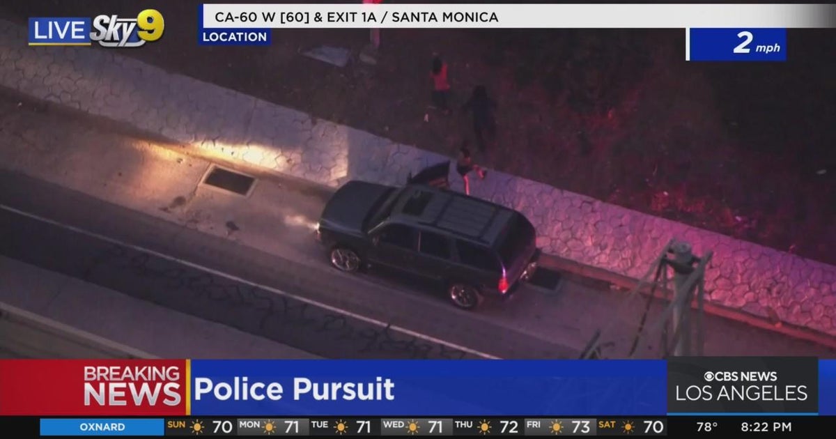 Pursuit suspects bail on foot near 10 Freeway in Downtown LA - CBS Los ...