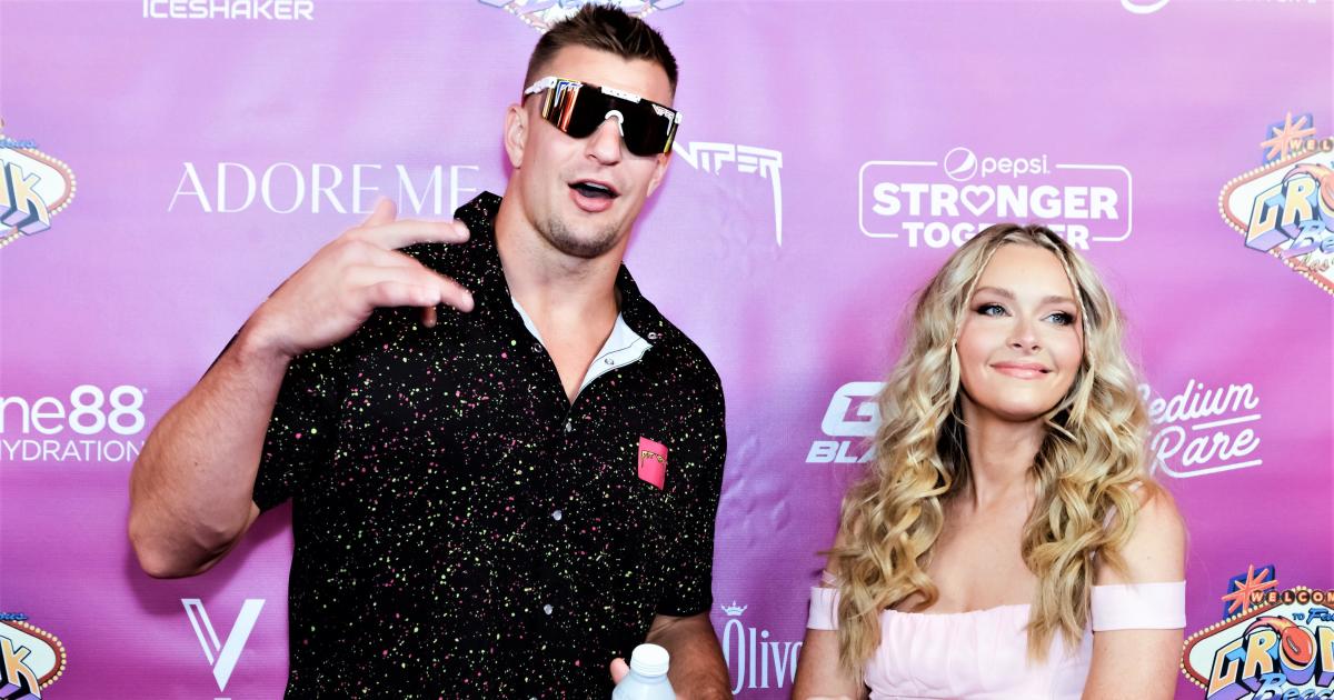 Rob Gronkowski's Girlfriend Camille Kostek Was His Biggest Fan & Her Career  Is Skyrocketing - Narcity