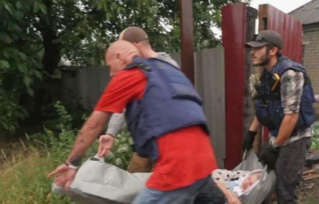ukraine-rescuers-cbs.jpg 