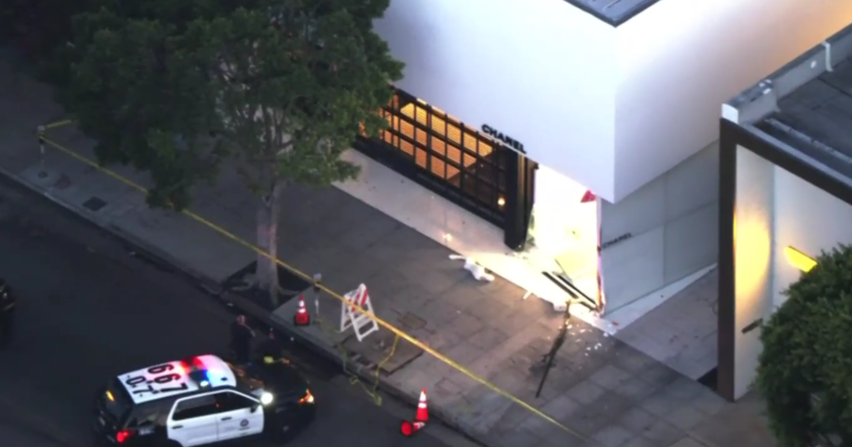 Chanel store in Beverly Grove burglarized; suspects drove through store  window - CBS Los Angeles