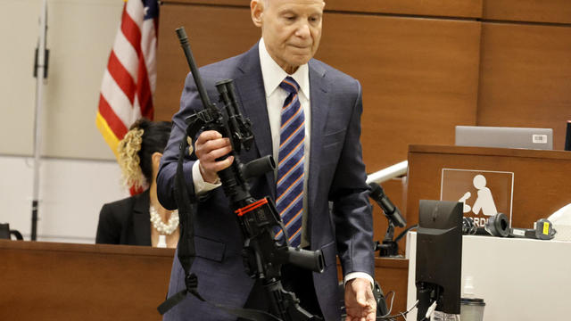 cruz-rifle-shown-to-jury.jpg 