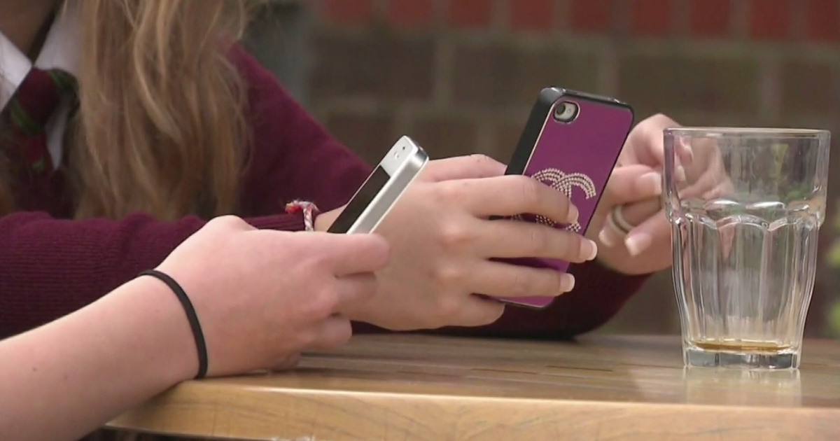 New book teaches kids how to use smartphones in a healthy, safe way ...