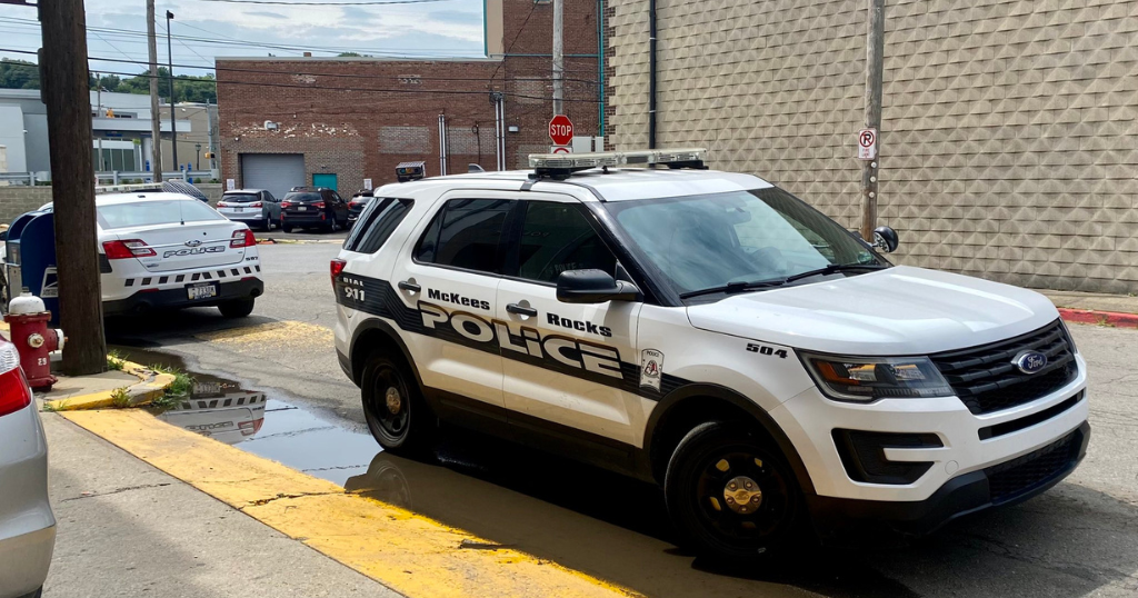 McKees Rocks police start initiative to confiscate illegal guns - CBS ...