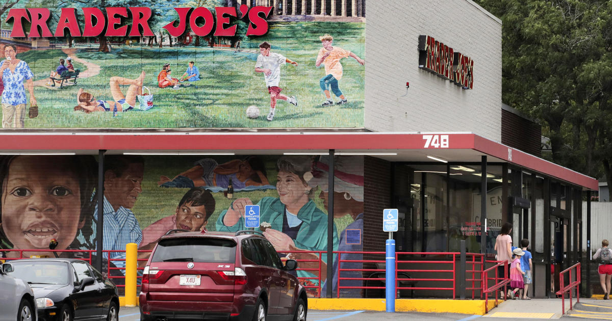 Trader Joe's workers vote yes to first unionized store
