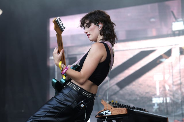 kingg　greco  ギター　Princess Princess Hear King Princess' New Song 