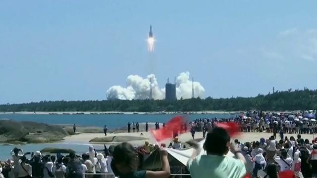 cbsn-fusion-chinese-rocket-crashes-back-to-earth-sending-debris-into-indian-ocean-thumbnail-1163015-640x360.jpg 