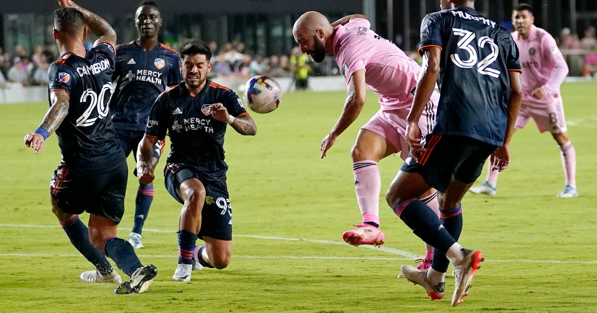 Higuain scores 3 goals, Inter Miami ties 4-4 with Cincinnati