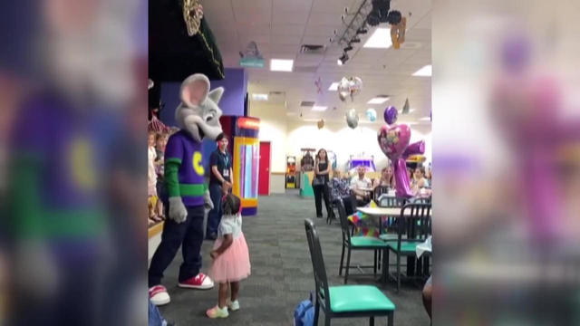 chuck-e-cheese-racial-discrimination-allegations.jpg 