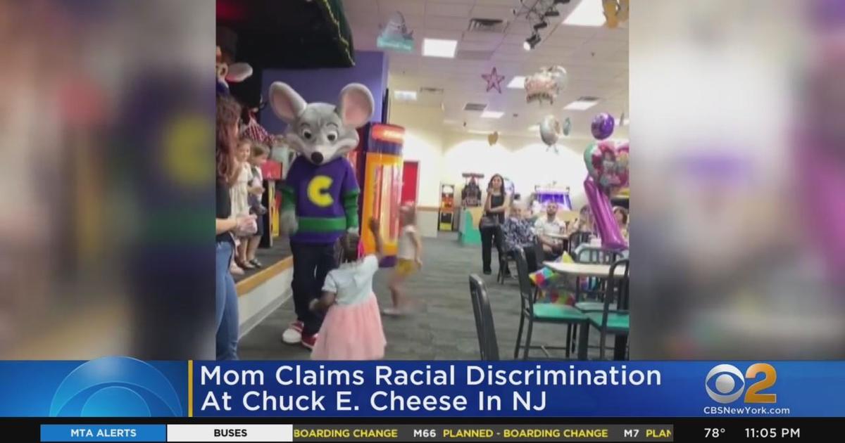 Mother Alleges Racial Discrimination At Chuck E Cheese In N J CBS   5a89eea0b79b6432a32fd97e105cdaa0 