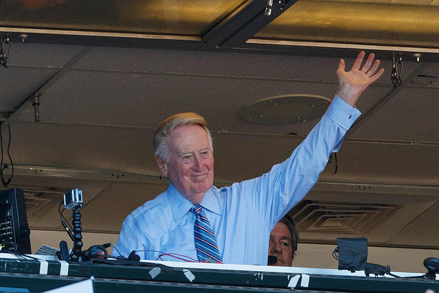 Photos: Vin Scully, Dodgers broadcaster, dies at age 94 – Daily News