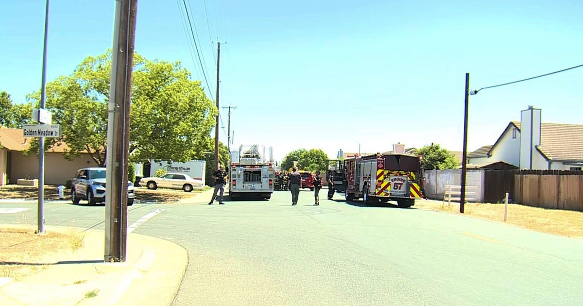 Probation officer passing by alerts family that their south Sacramento home is on fire
