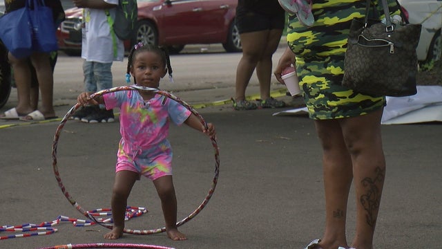 10p-pkg-natl-night-out-wcco1s2t.jpg 