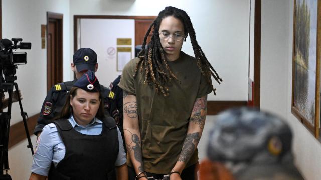 cbsn-fusion-moscow-says-it-is-ready-to-discuss-deal-the-with-us-to-send-brittney-griner-and-paul-whelan-home-thumbnail-1177463-640x360.jpg 