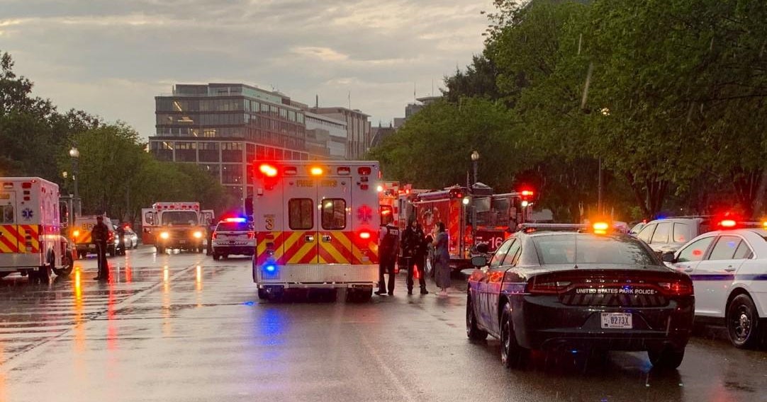 2 dead, 2 in critical condition after lightning strike near White House - CBS News